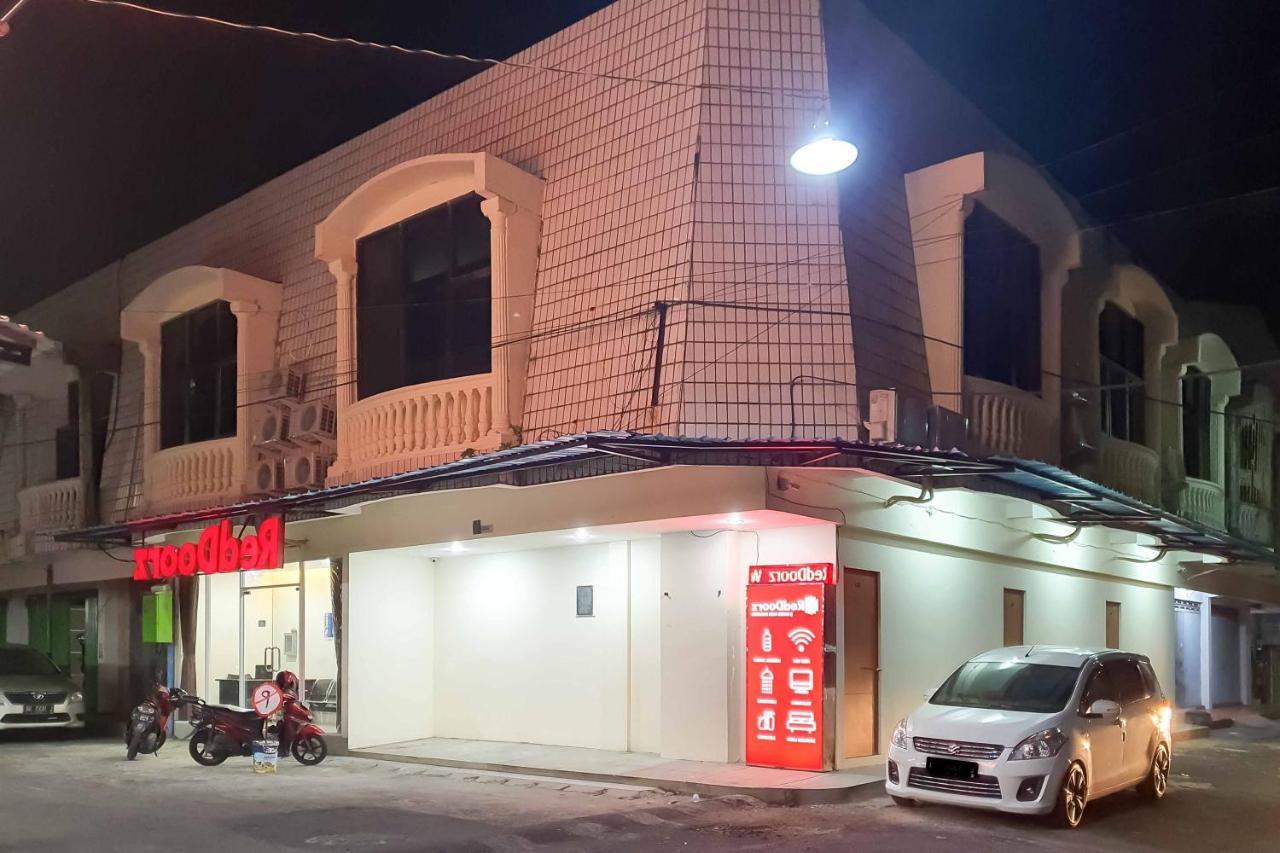 Reddoorz At Mayjen Sungkono Surabaya Exterior foto