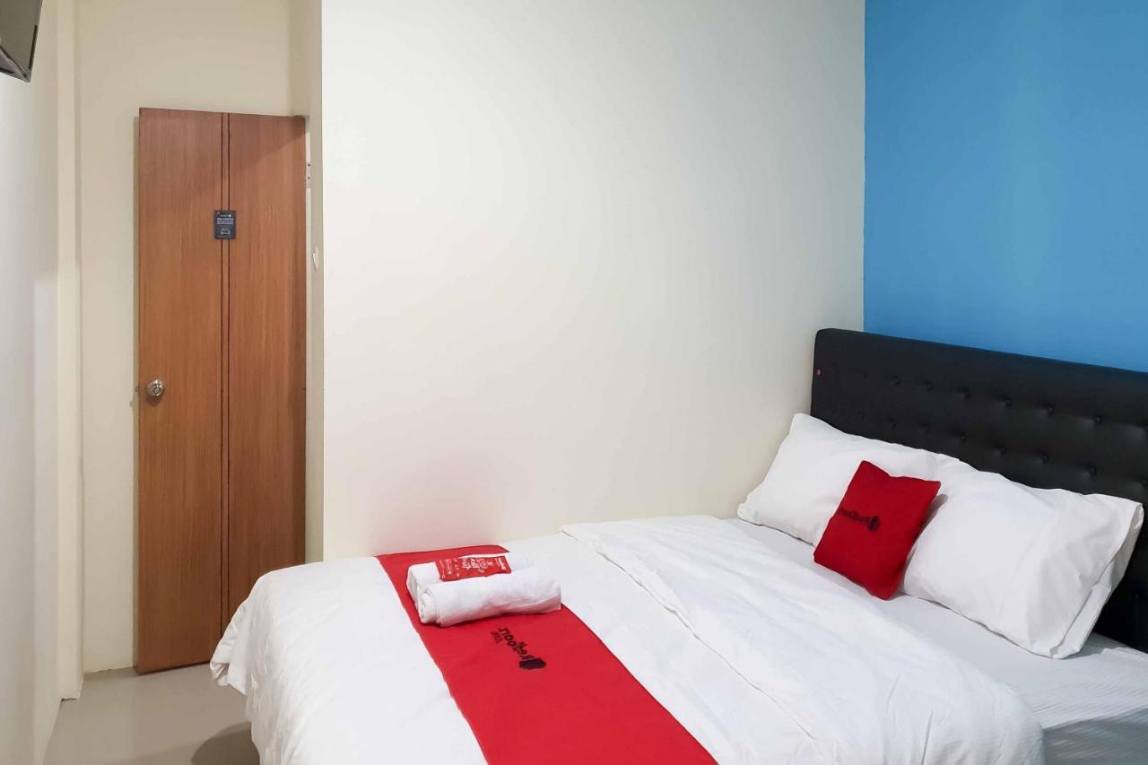 Reddoorz At Mayjen Sungkono Surabaya Exterior foto
