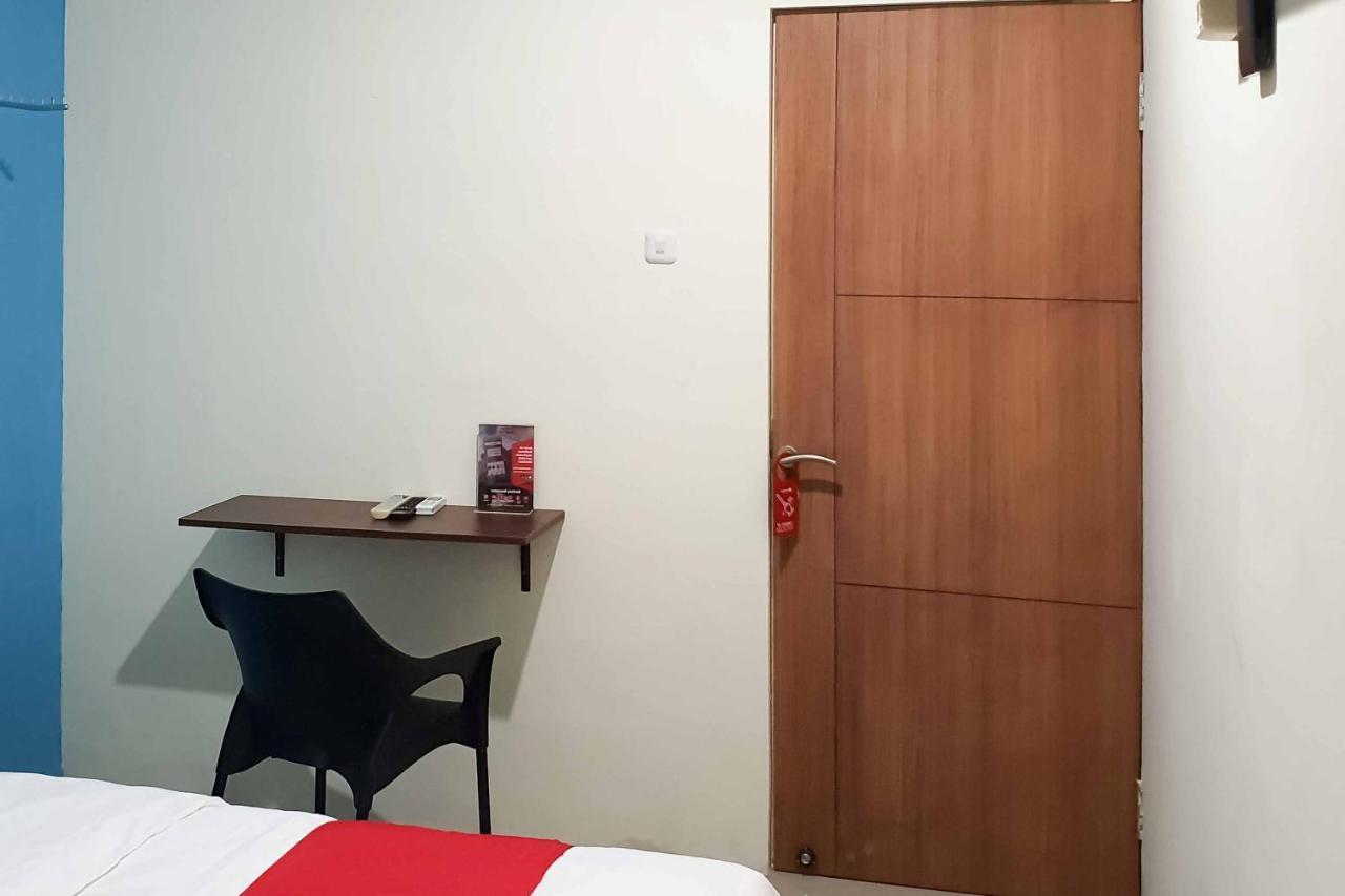 Reddoorz At Mayjen Sungkono Surabaya Exterior foto