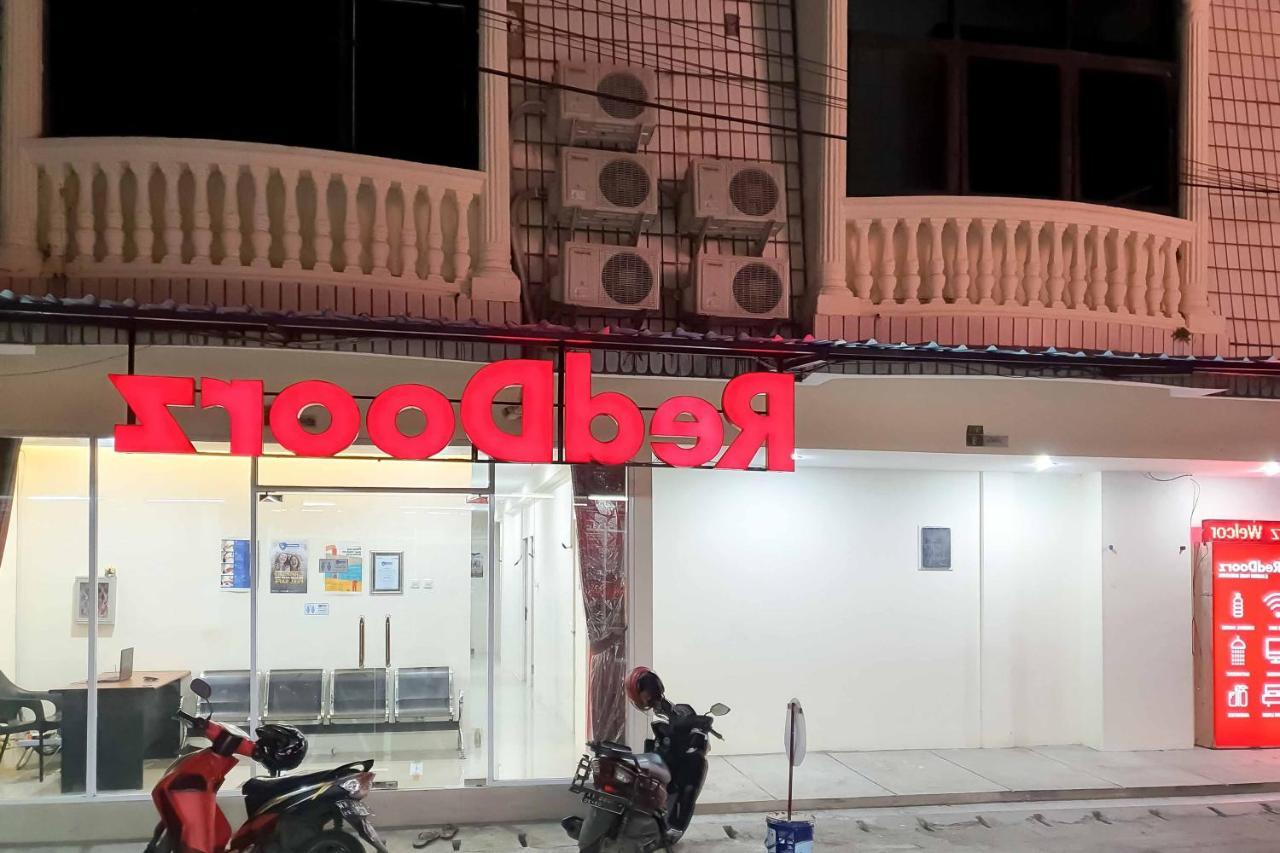 Reddoorz At Mayjen Sungkono Surabaya Exterior foto